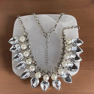 Elegant Silver and Pearl Necklace